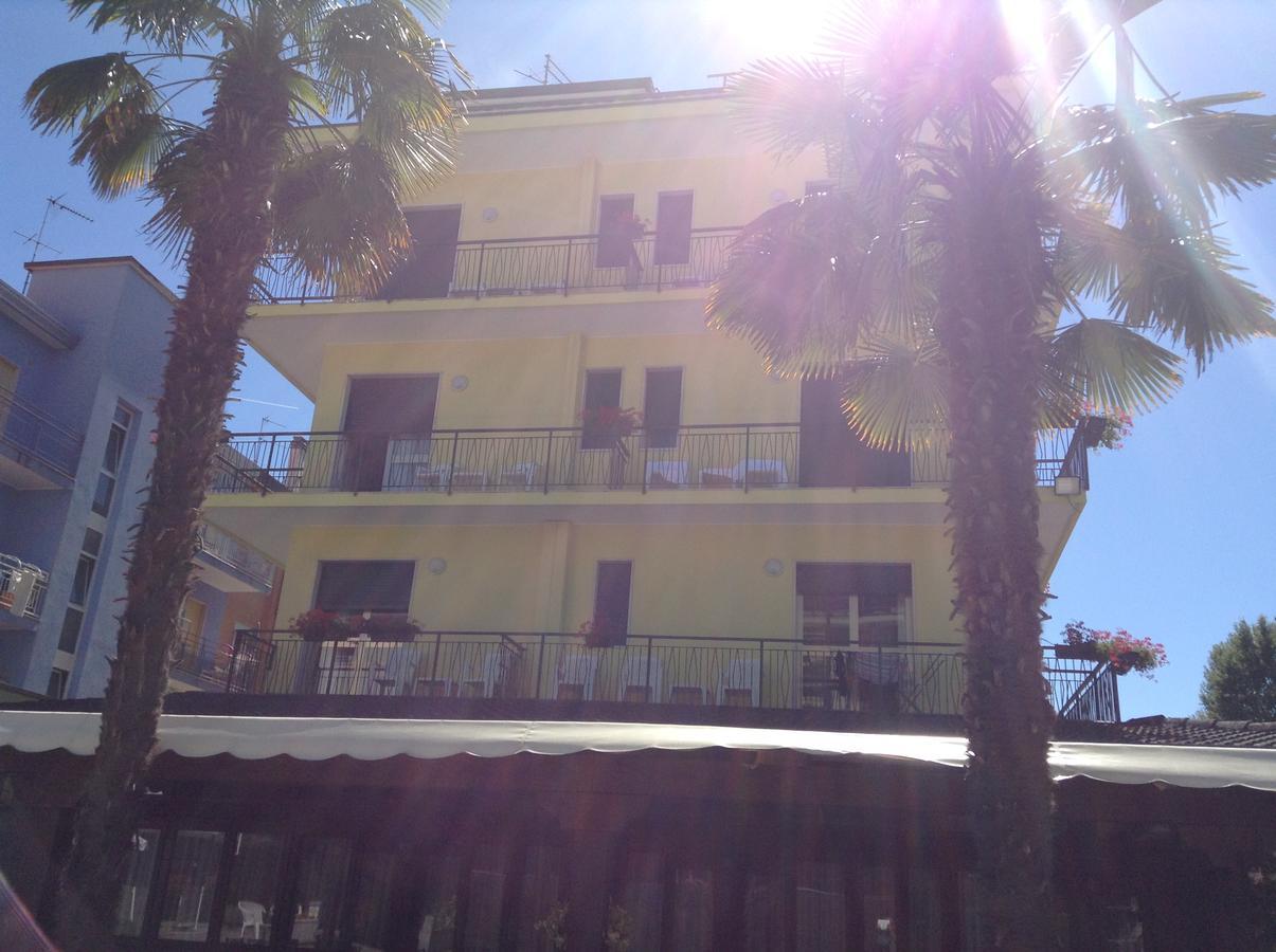 Hotel Helvetia Eraclea Mare Exterior photo